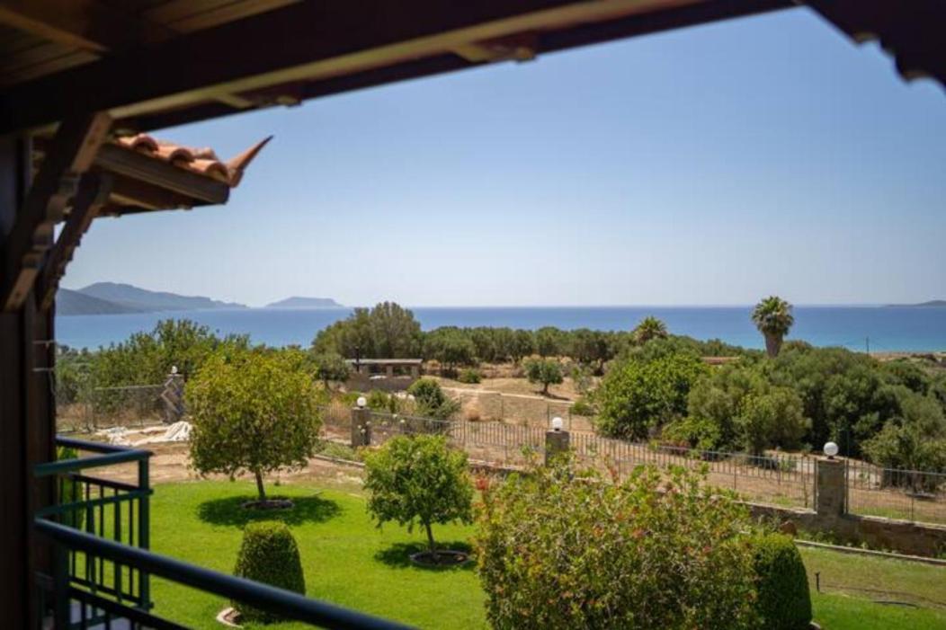 Donatos Lägenhet Finikounta Exteriör bild