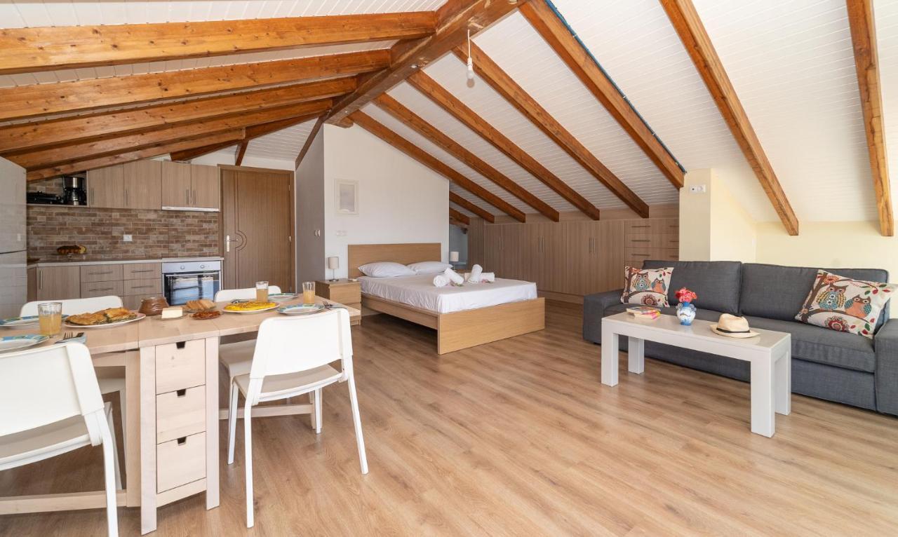 Donatos Lägenhet Finikounta Exteriör bild